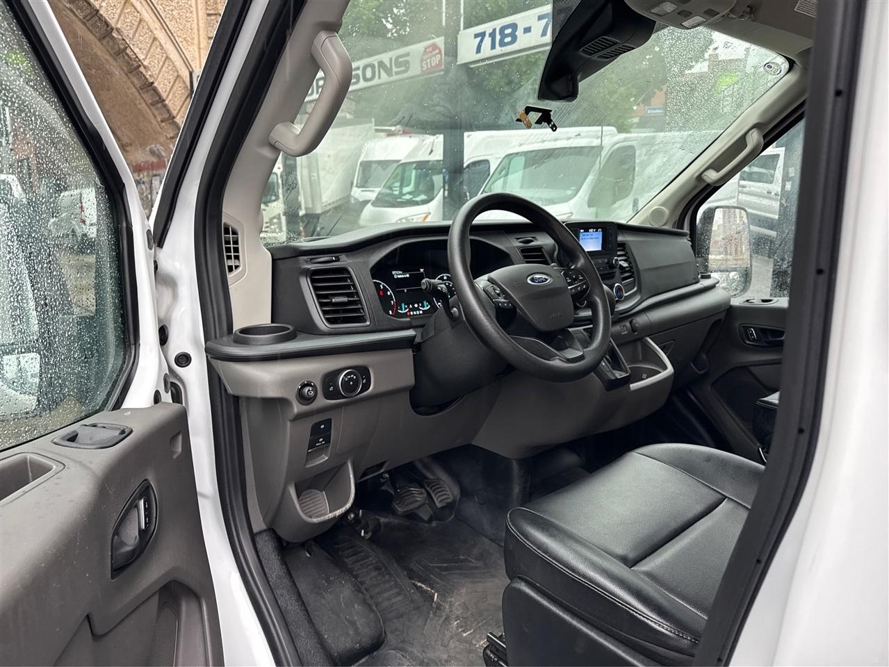 Ford Transit Cargo Van T-250 148" Med Rf 9070 GVWR RWD 2025