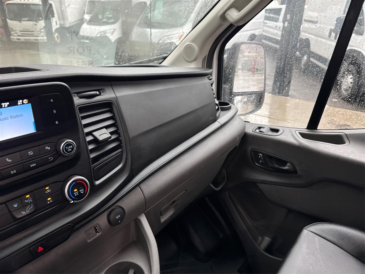 Ford Transit Cargo Van T-250 148" Med Rf 9070 GVWR RWD 2025