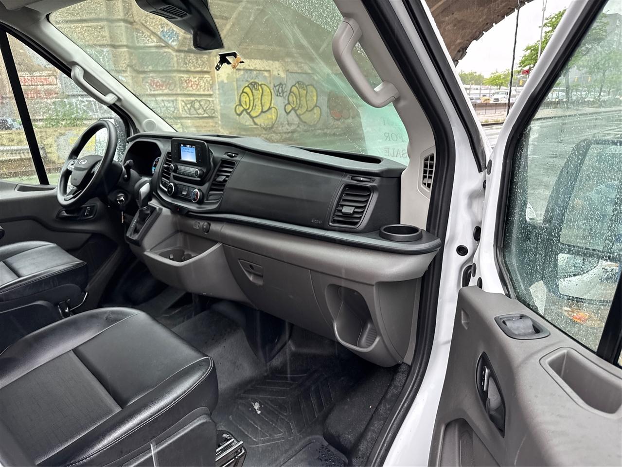 Ford Transit Cargo Van T-250 148" Med Rf 9070 GVWR RWD 2025