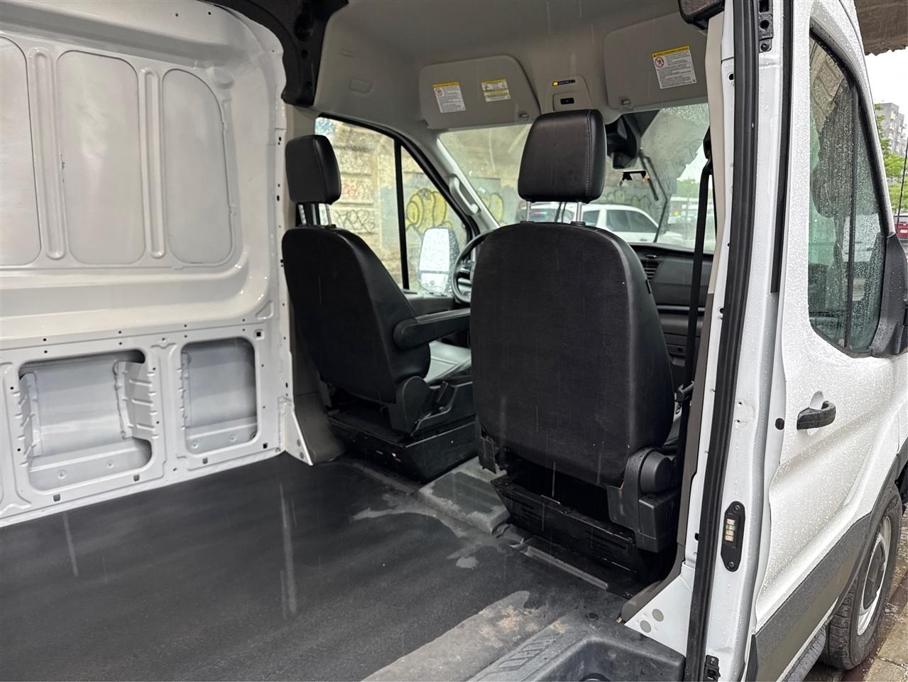 Ford Transit Cargo Van T-250 148" Med Rf 9070 GVWR RWD 2025