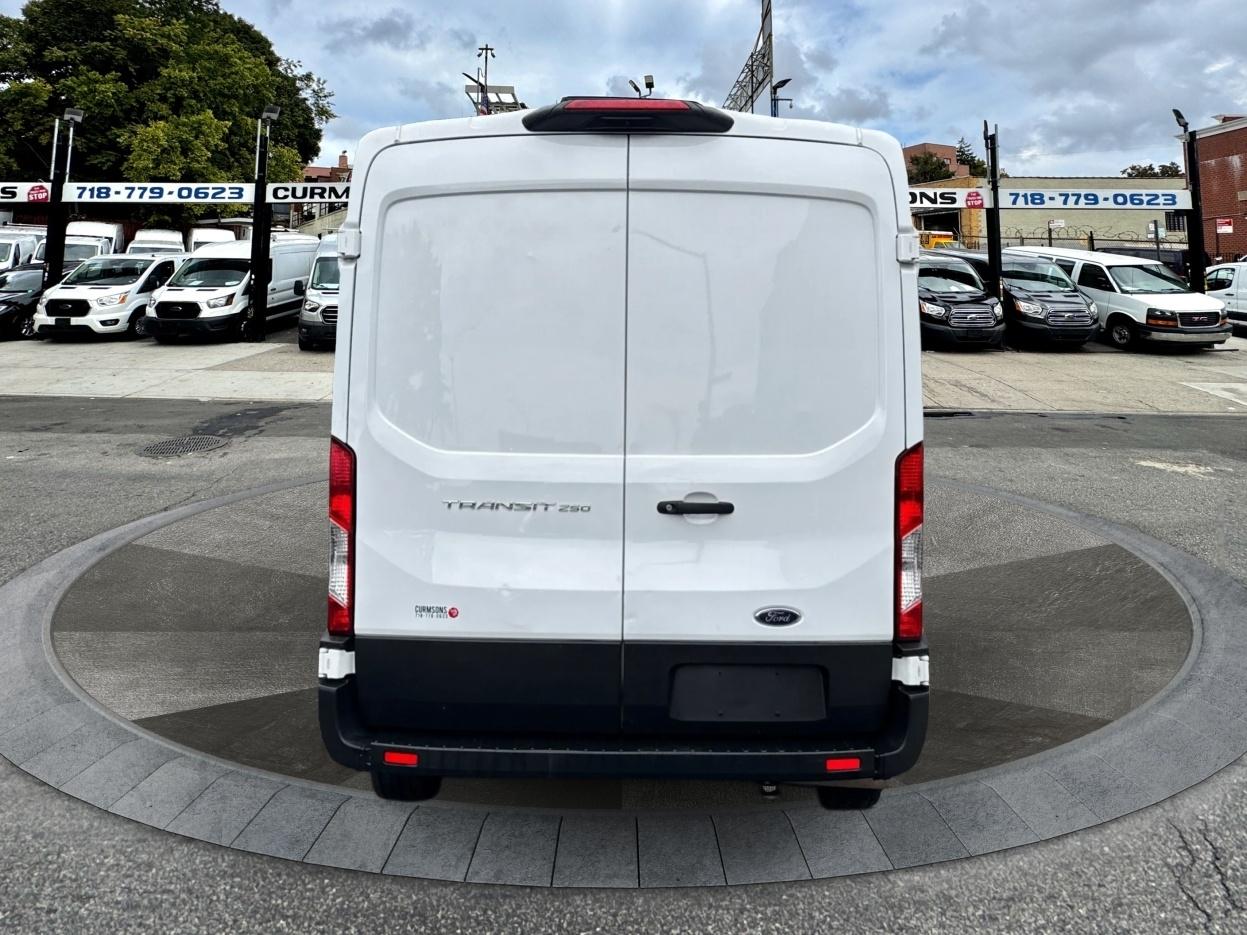 Ford Transit Cargo Van T-250 130" Med Rf 9070 GVWR RWD 2023
