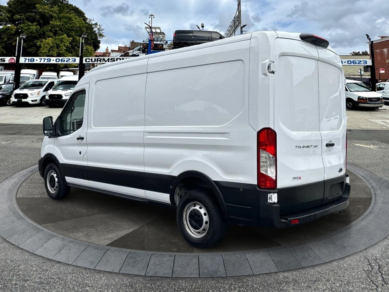 Ford Transit Cargo Van T-250 130" Med Rf 9070 GVWR RWD 2023