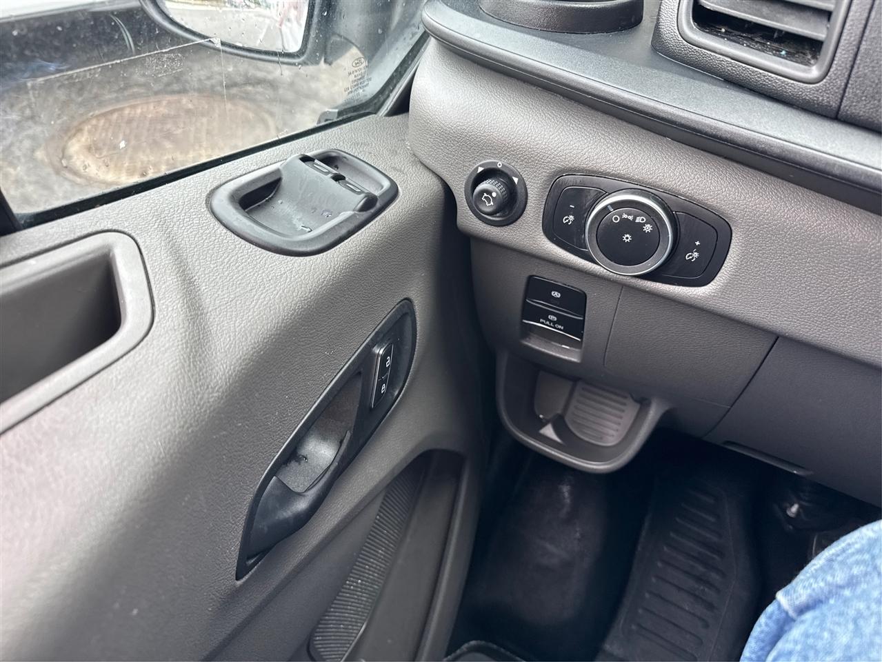Ford Transit Cargo Van T-250 130" Med Rf 9070 GVWR RWD 2023