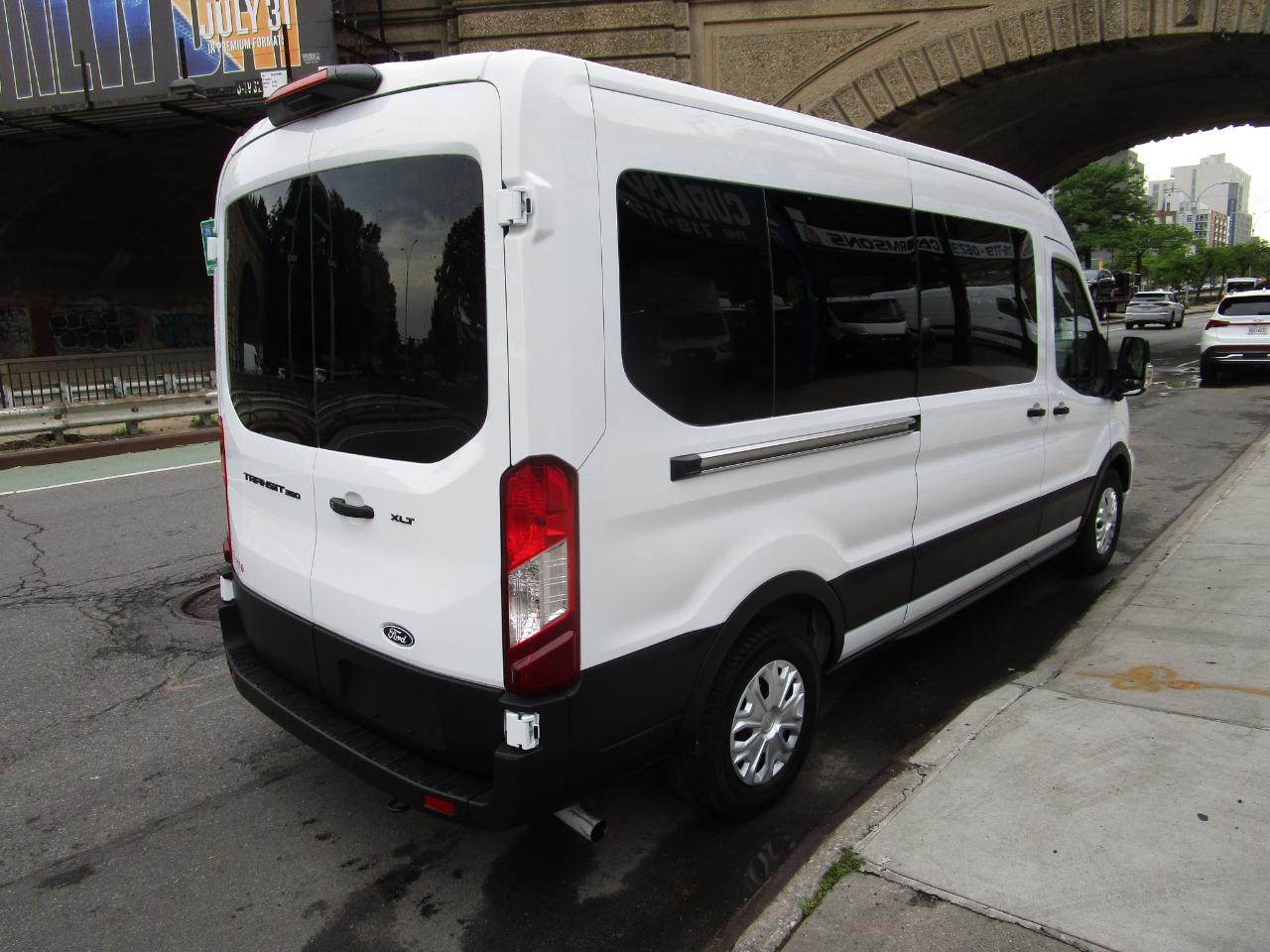 Ford Transit Passenger Wagon T-350 148" Med Roof XLT RWD 2026