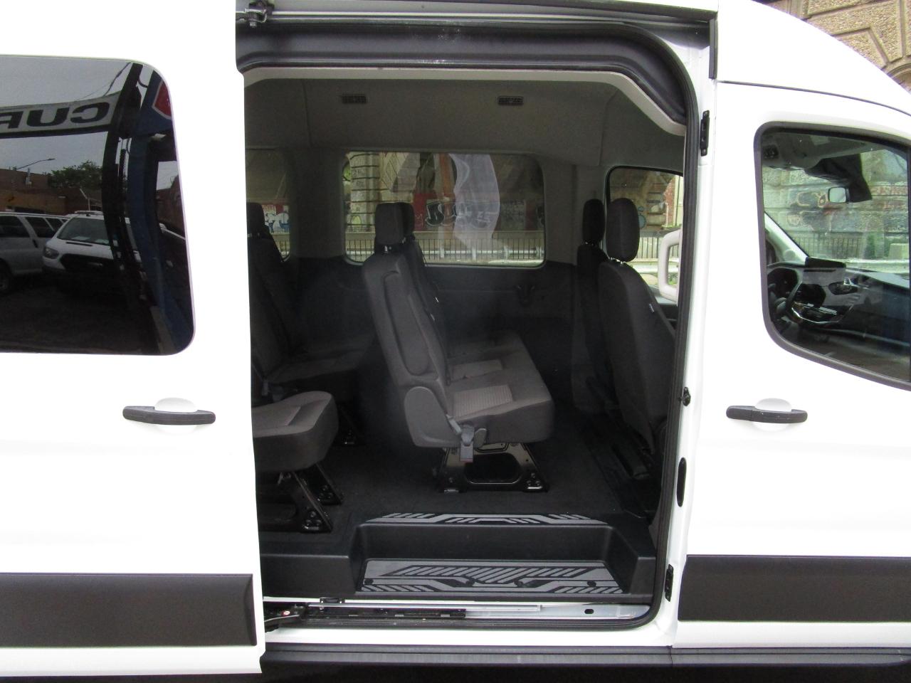 Ford Transit Passenger Wagon T-350 148" Med Roof XLT RWD 2026
