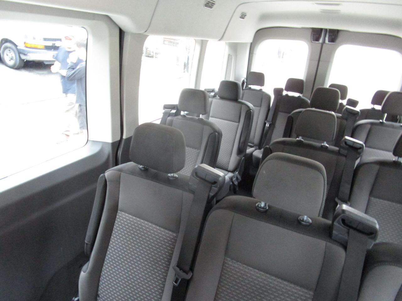 Ford Transit Passenger Wagon T-350 148" Med Roof XLT RWD 2026
