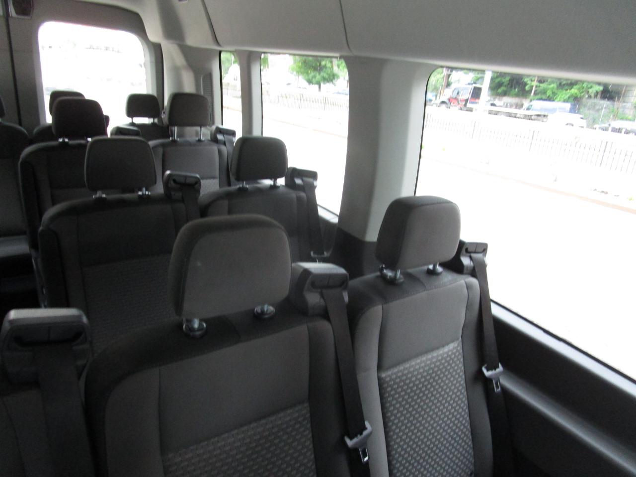 Ford Transit Passenger Wagon T-350 148" Med Roof XLT RWD 2026