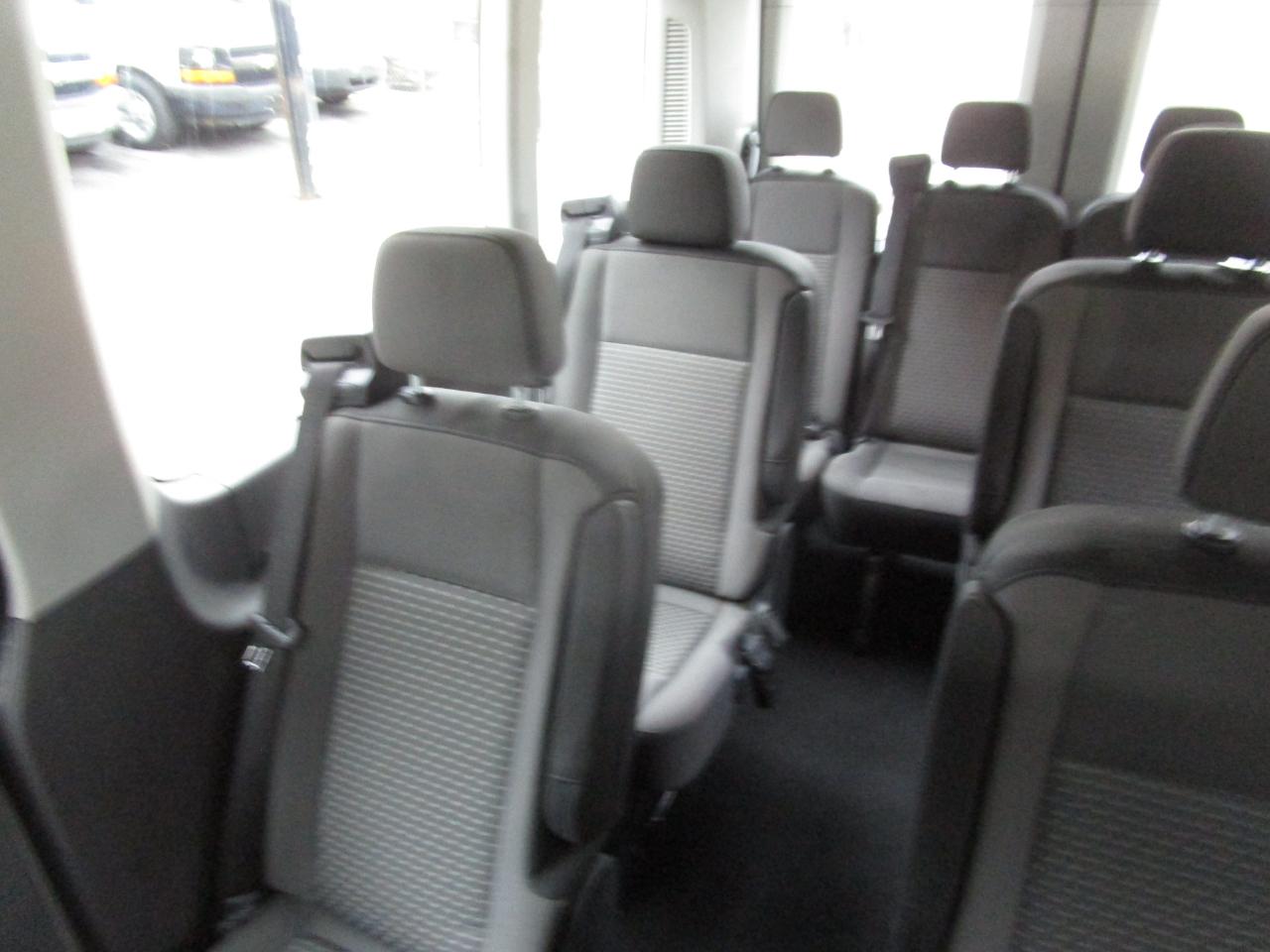 Ford Transit Passenger Wagon T-350 148" Med Roof XLT RWD 2026