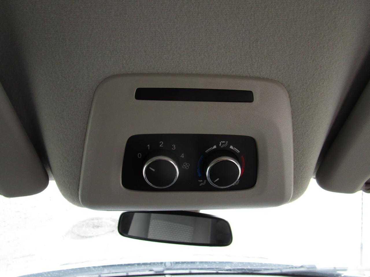 Ford Transit Passenger Wagon T-350 148" Med Roof XLT RWD 2026