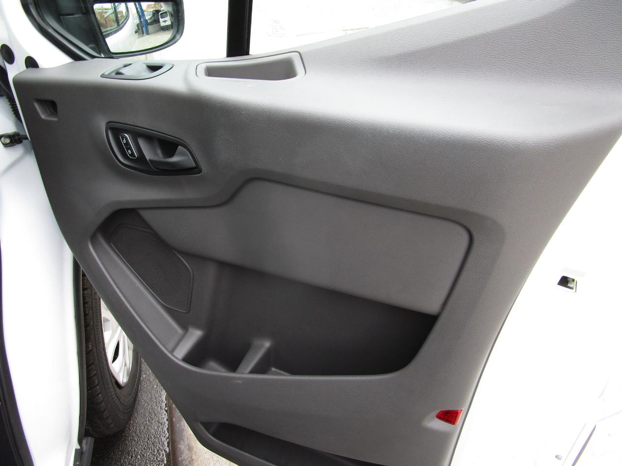 Ford Transit Passenger Wagon T-350 148" Med Roof XLT RWD 2026