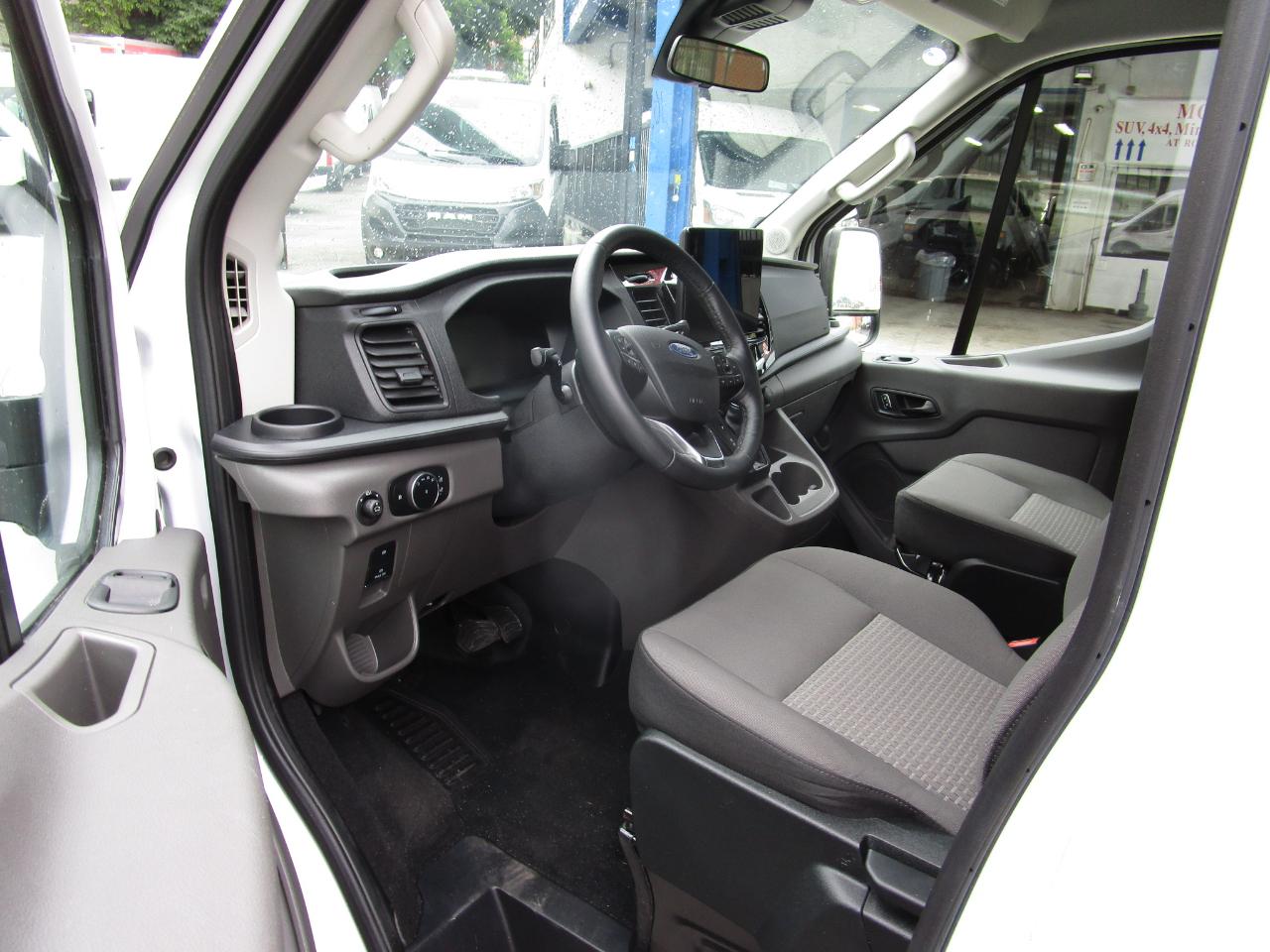 Ford Transit Passenger Wagon T-350 148" Med Roof XLT RWD 2026
