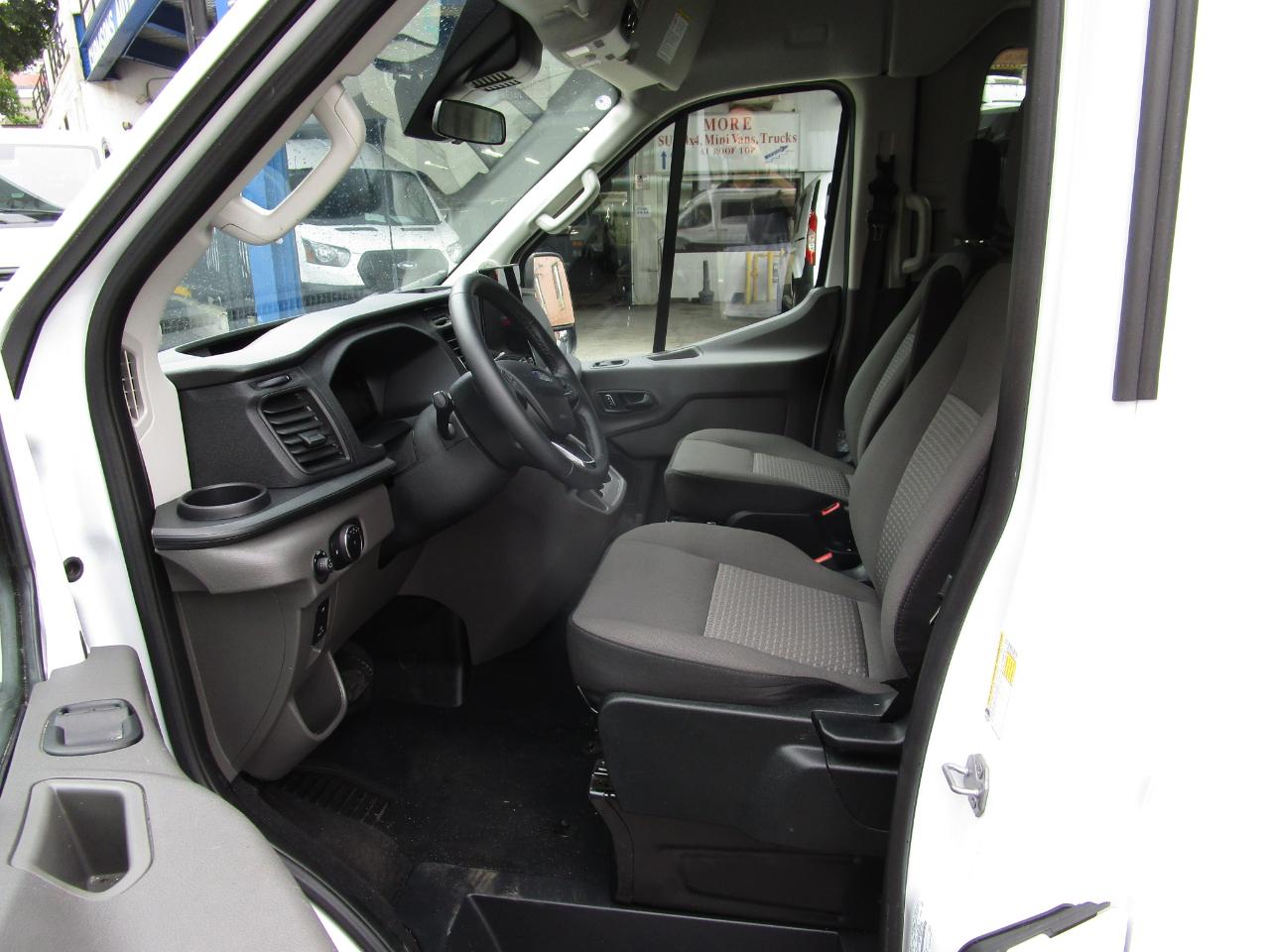 Ford Transit Passenger Wagon T-350 148" Med Roof XLT RWD 2026