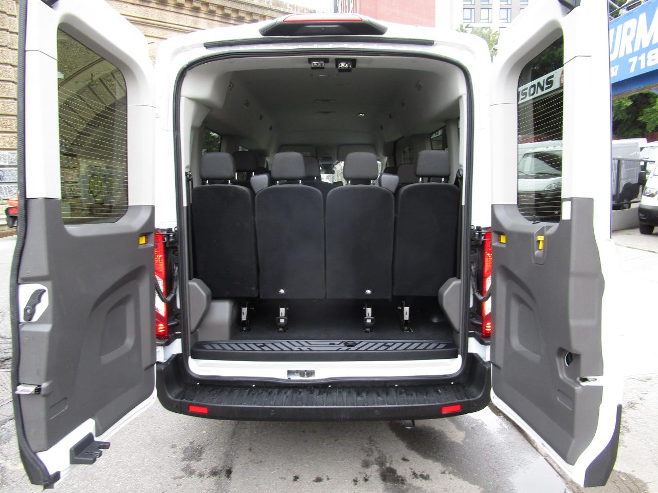 Ford Transit Passenger Wagon T-350 148" Med Roof XLT RWD 2026