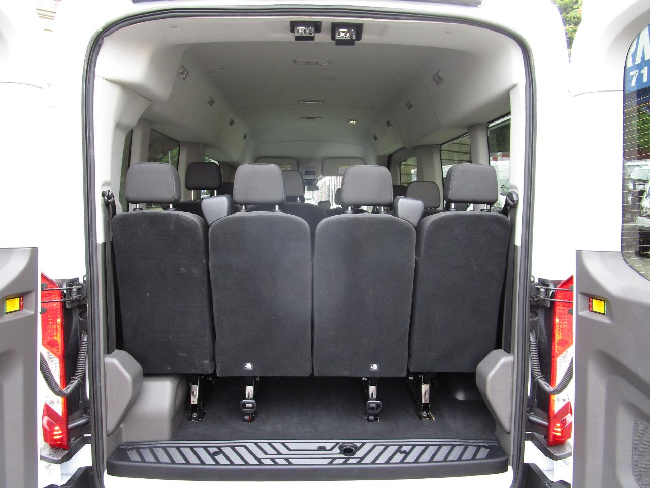 Ford Transit Passenger Wagon T-350 148" Med Roof XLT RWD 2026