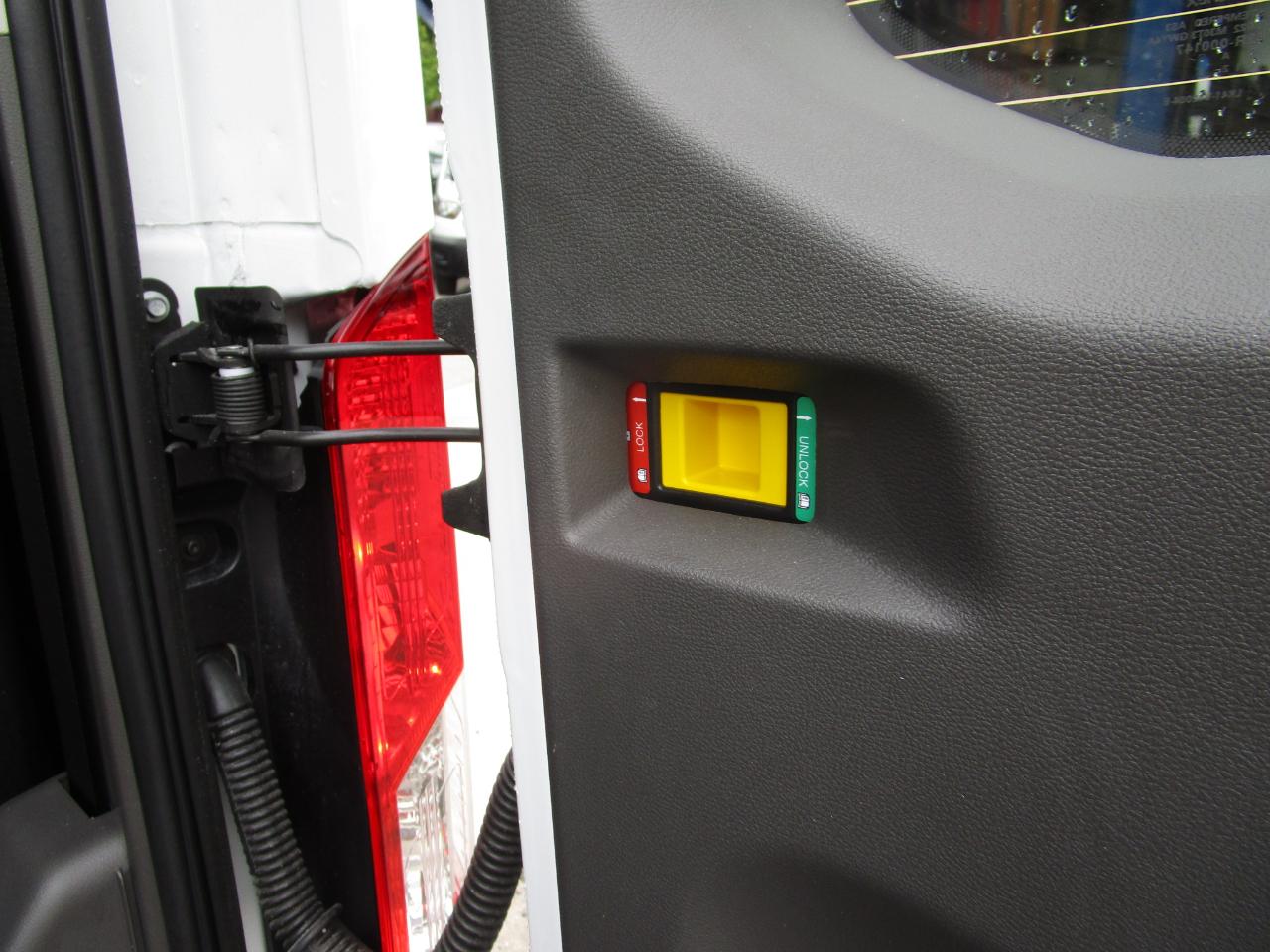 Ford Transit Passenger Wagon T-350 148" Med Roof XLT RWD 2026