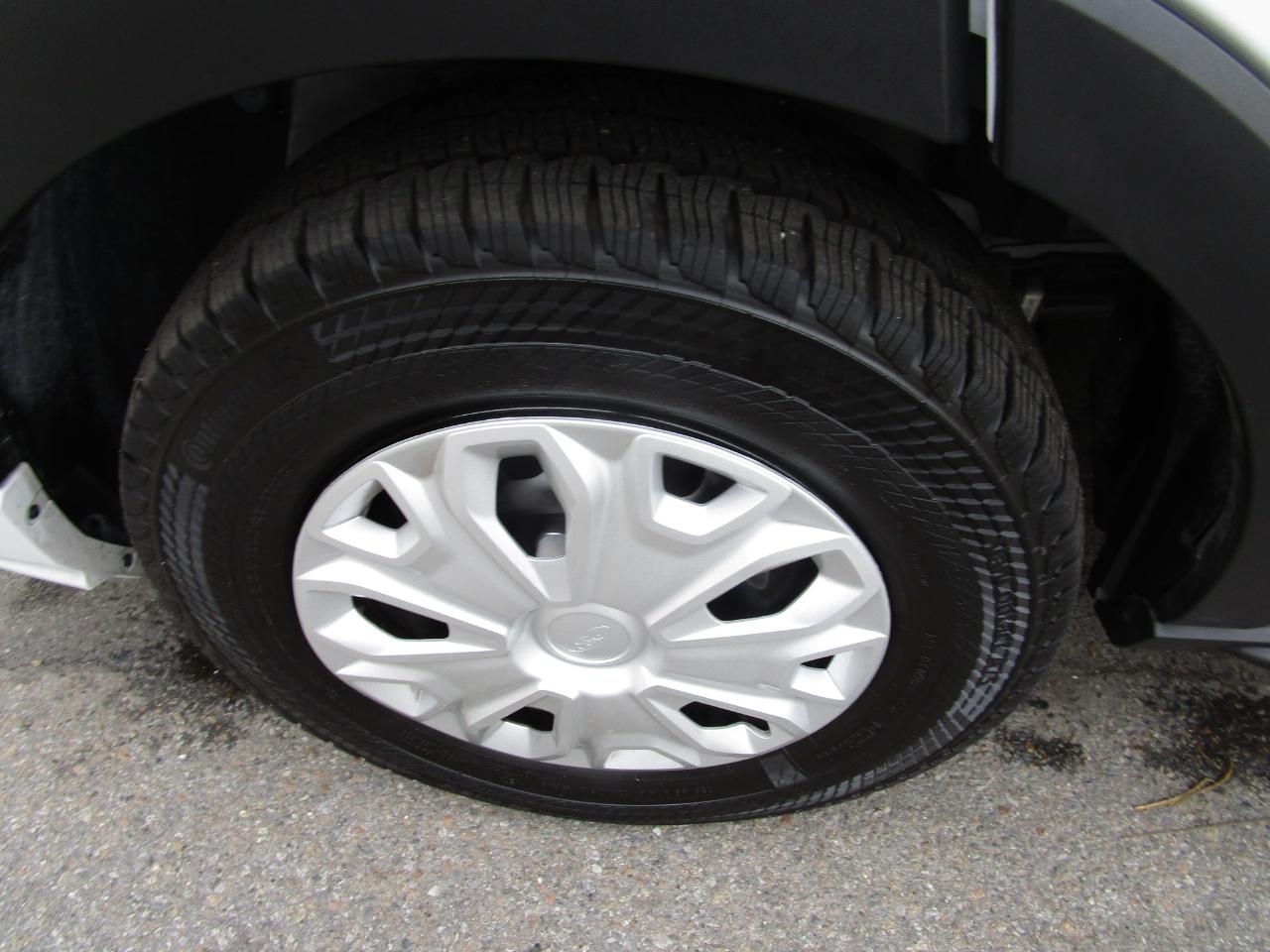 Ford Transit Passenger Wagon T-350 148" Med Roof XLT RWD 2026