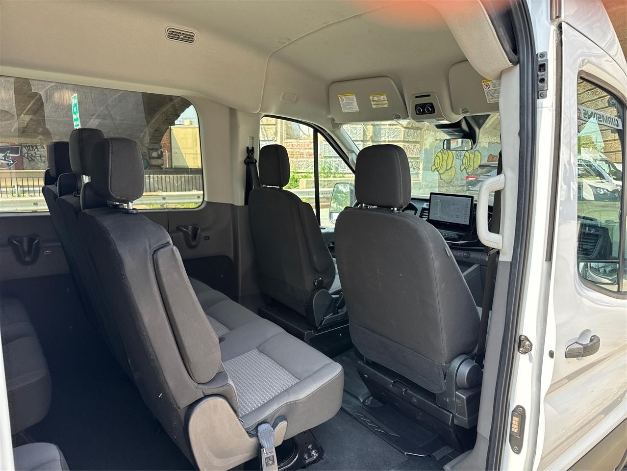 Ford Transit Passenger Wagon T-350 148" Med Roof XLT RWD 2025