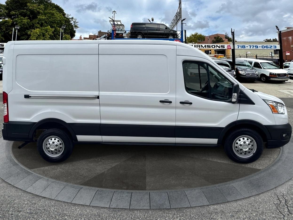 Ford Transit Cargo Van T-250 130" Med Rf 9070 GVWR RWD 2021
