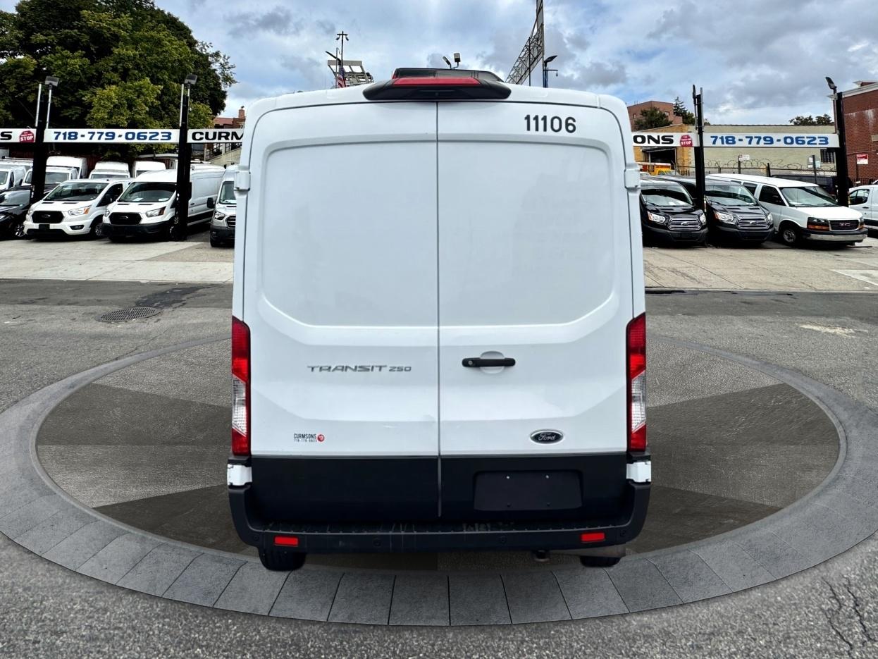 Ford Transit Cargo Van T-250 130" Med Rf 9070 GVWR RWD 2021