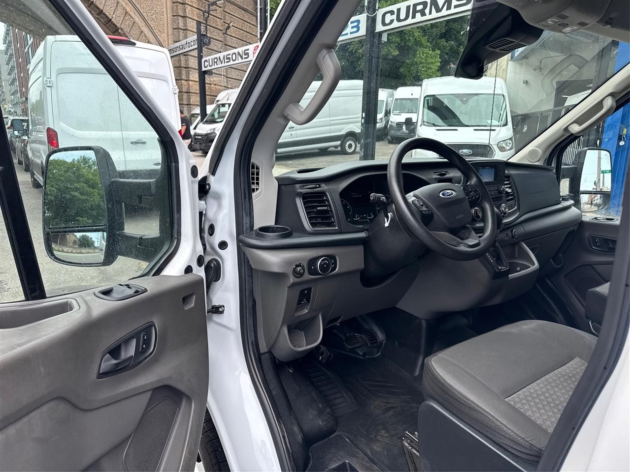 Ford Transit Cargo Van T-250 130" Med Rf 9070 GVWR RWD 2021