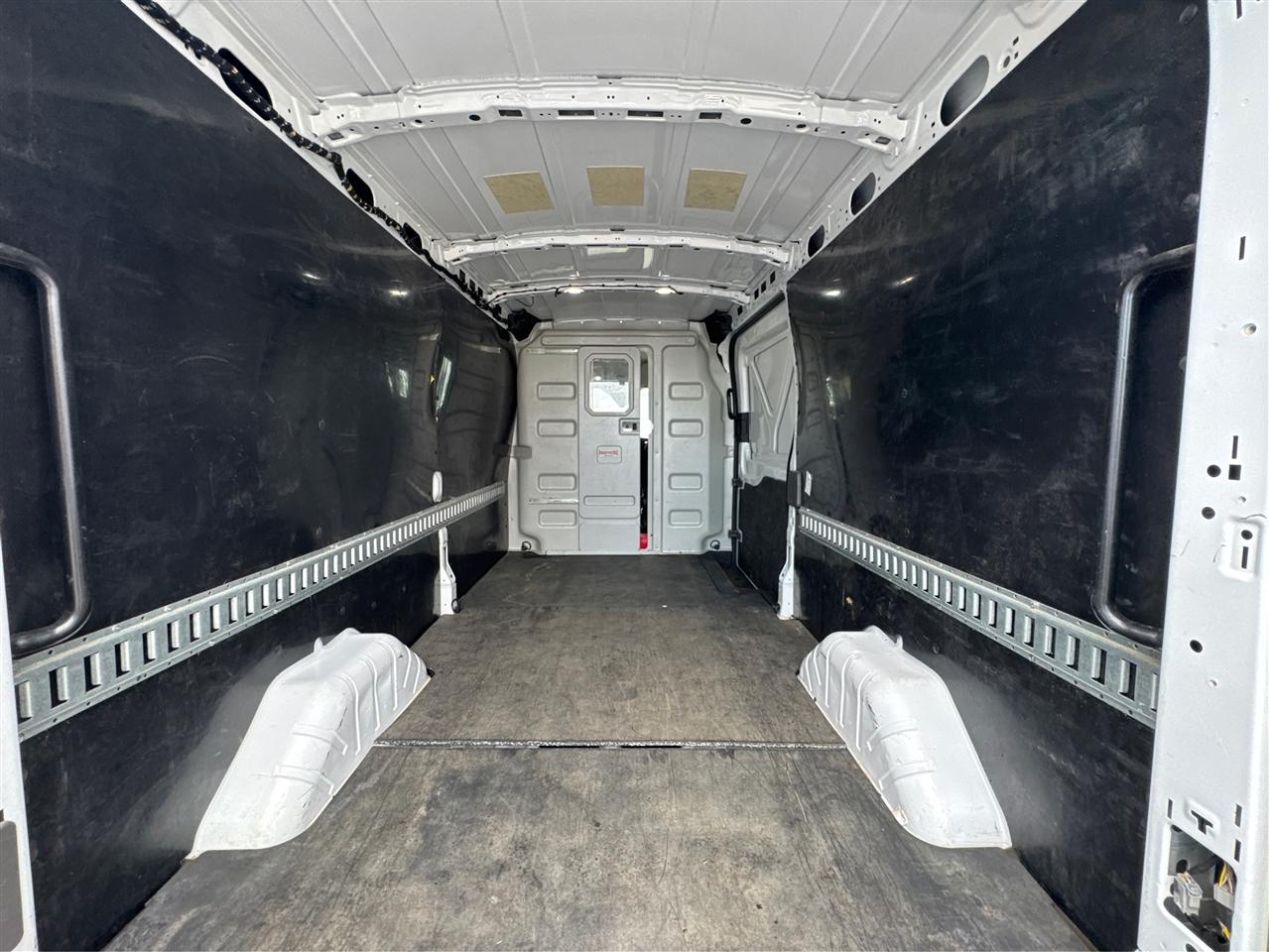Ford Transit Cargo Van T-250 130" Med Rf 9070 GVWR RWD 2021