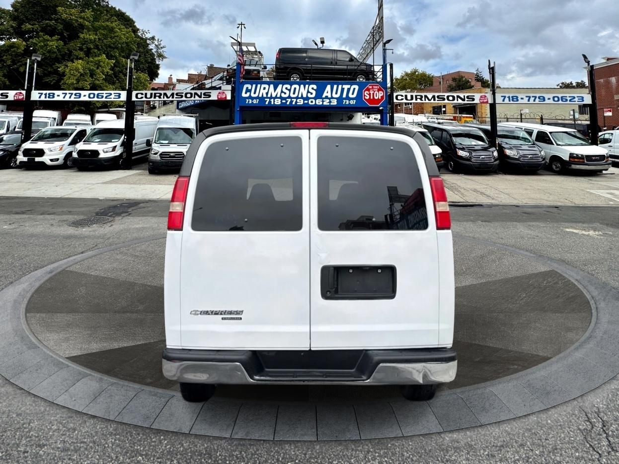 Chevrolet Express Passenger RWD 3500 155" 2008