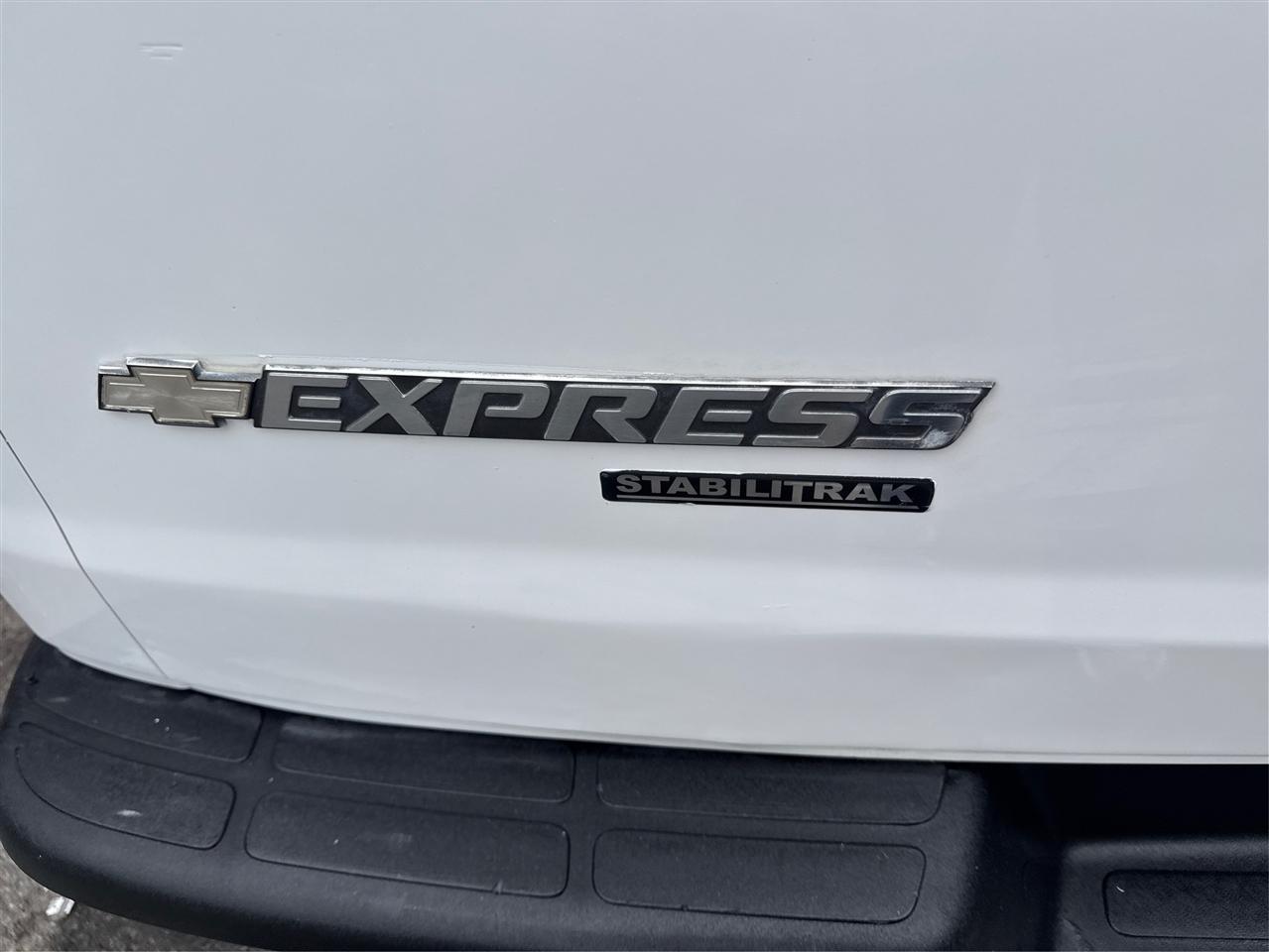 Chevrolet Express Passenger RWD 3500 155" 2008