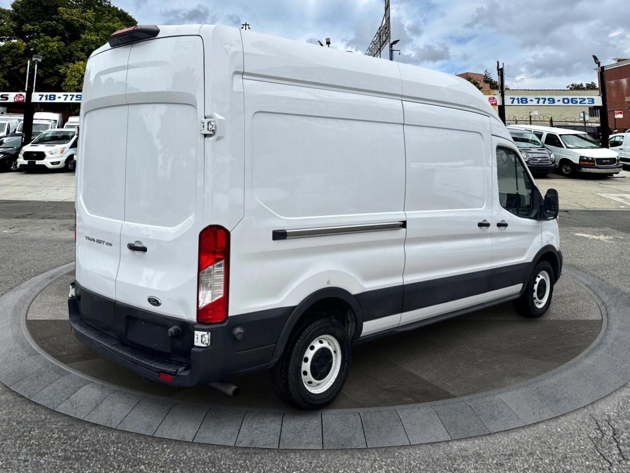 Ford Transit Cargo Van T-250 148" Hi Rf 9070 GVWR RWD 2022