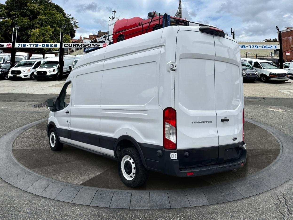 Ford Transit Cargo Van T-250 148" Hi Rf 9070 GVWR RWD 2022