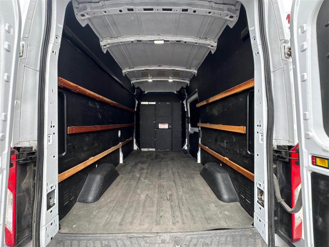 Ford Transit Cargo Van T-250 148" Hi Rf 9070 GVWR RWD 2022