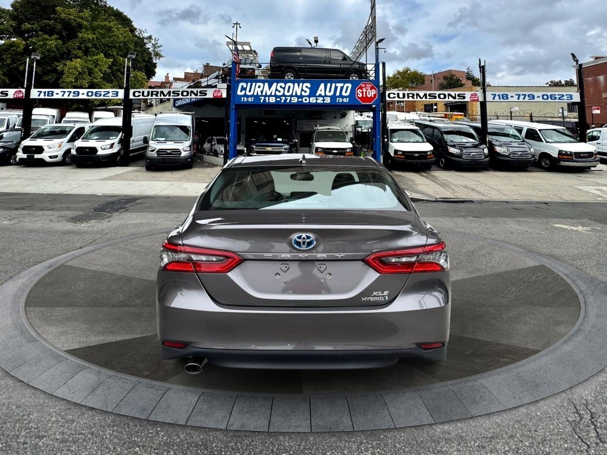 Toyota Camry Hybrid XLE CVT (Natl) 2023