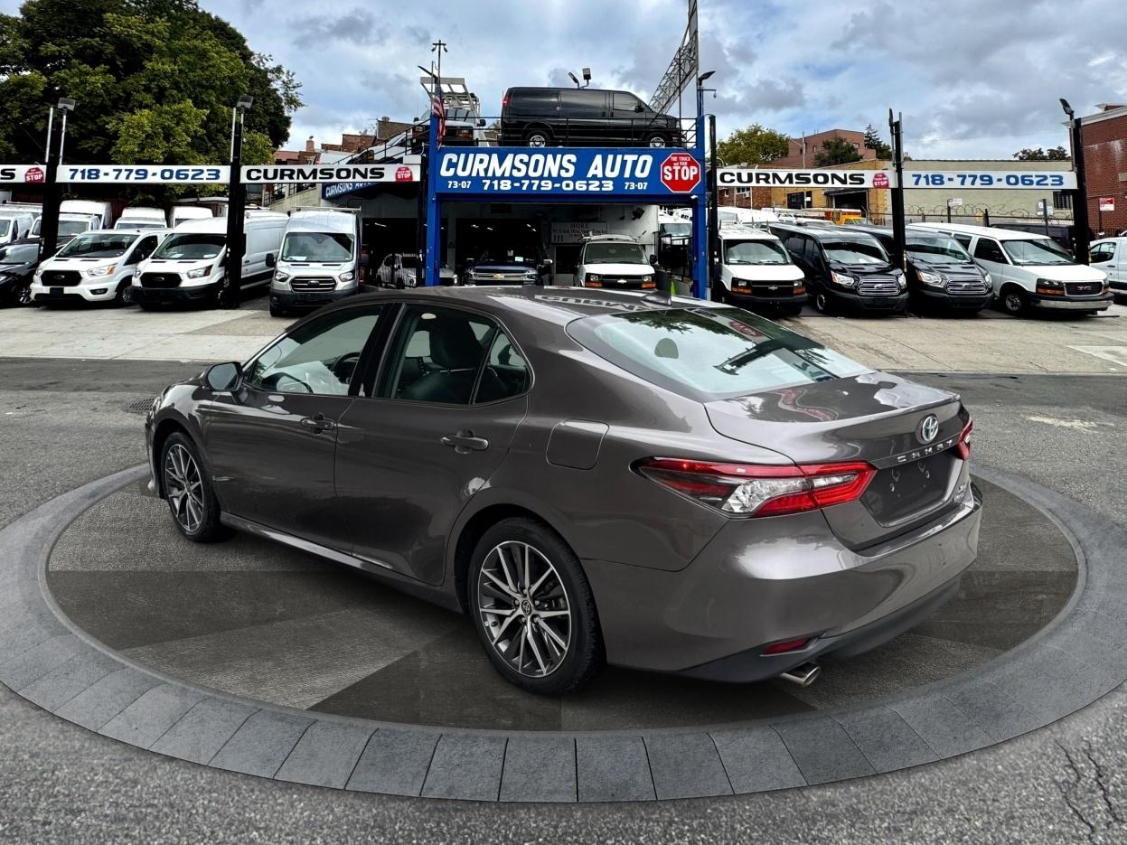 Toyota Camry Hybrid XLE CVT (Natl) 2023