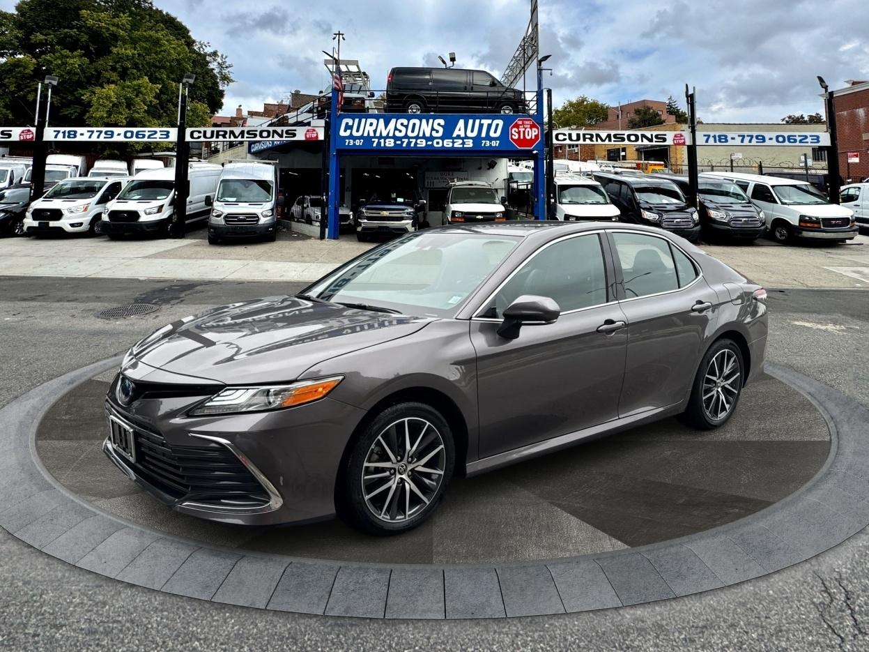 Toyota Camry Hybrid XLE CVT (Natl) 2023