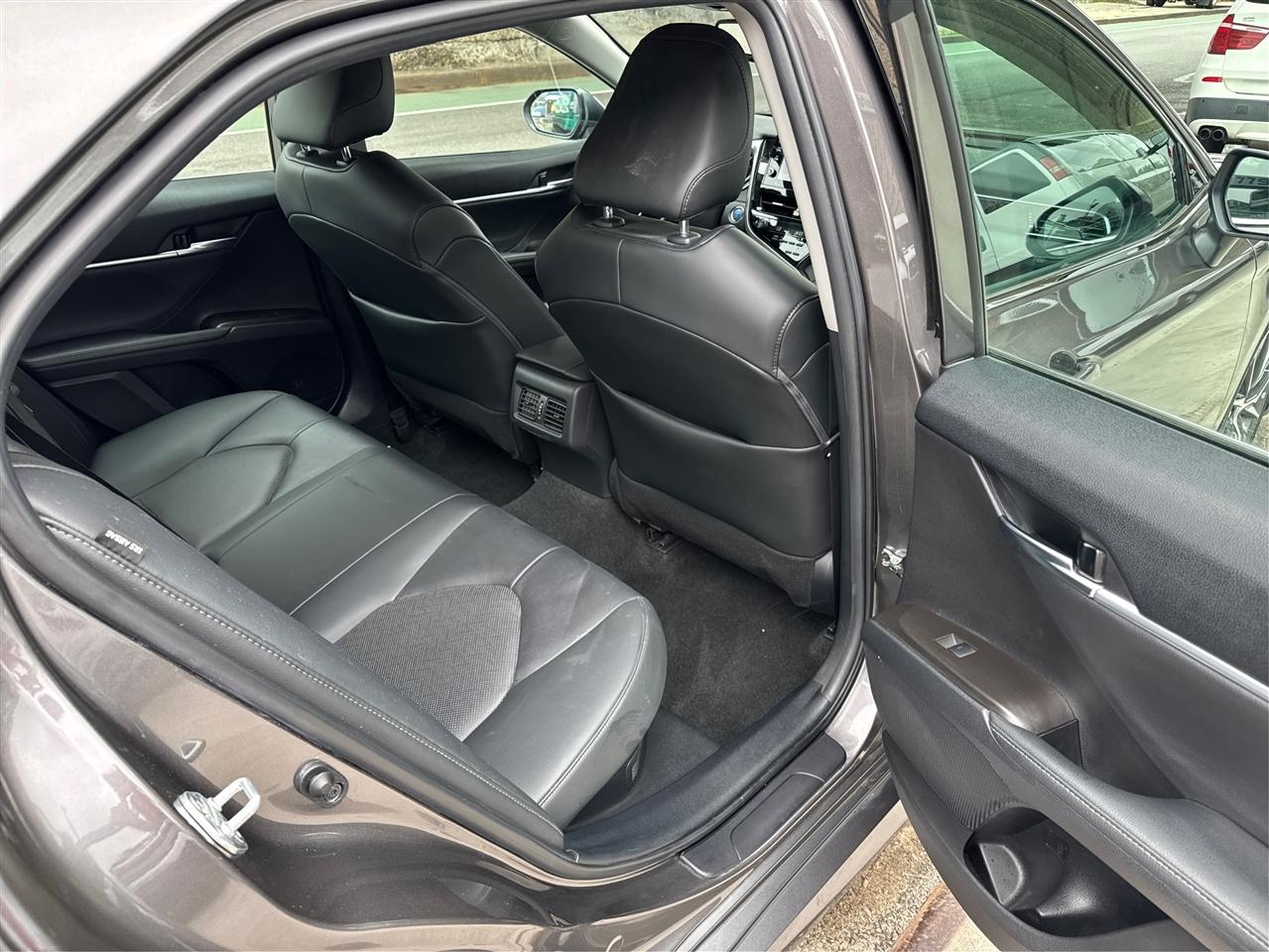 Toyota Camry Hybrid XLE CVT (Natl) 2023