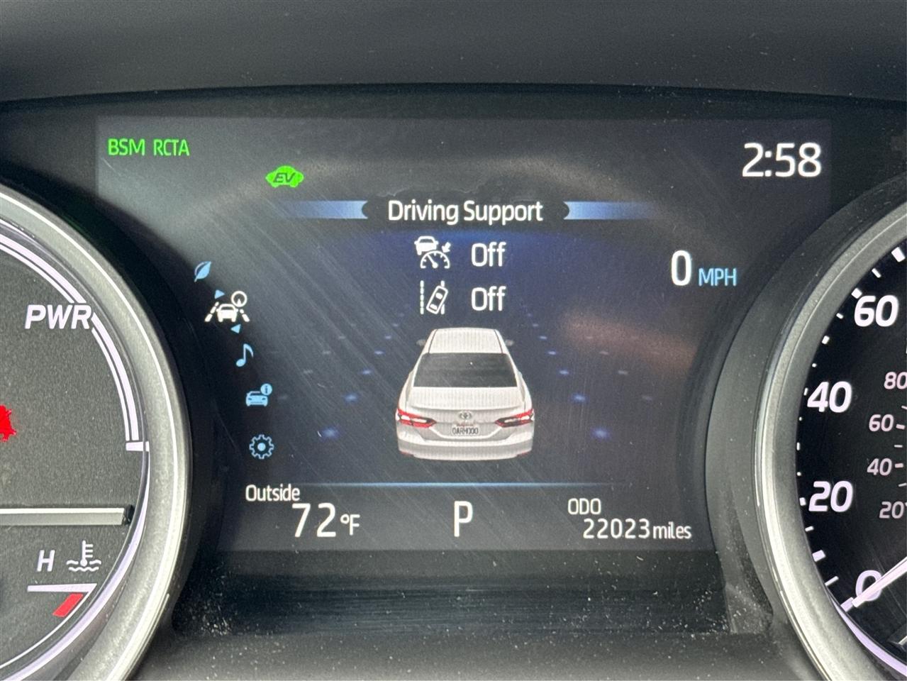 Toyota Camry Hybrid XLE CVT (Natl) 2023