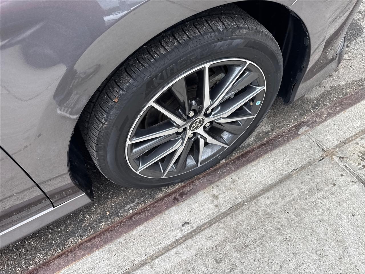 Toyota Camry Hybrid XLE CVT (Natl) 2023