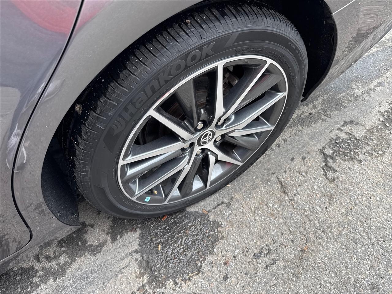 Toyota Camry Hybrid XLE CVT (Natl) 2023