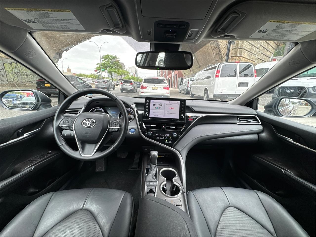 Toyota Camry Hybrid XLE CVT (Natl) 2023