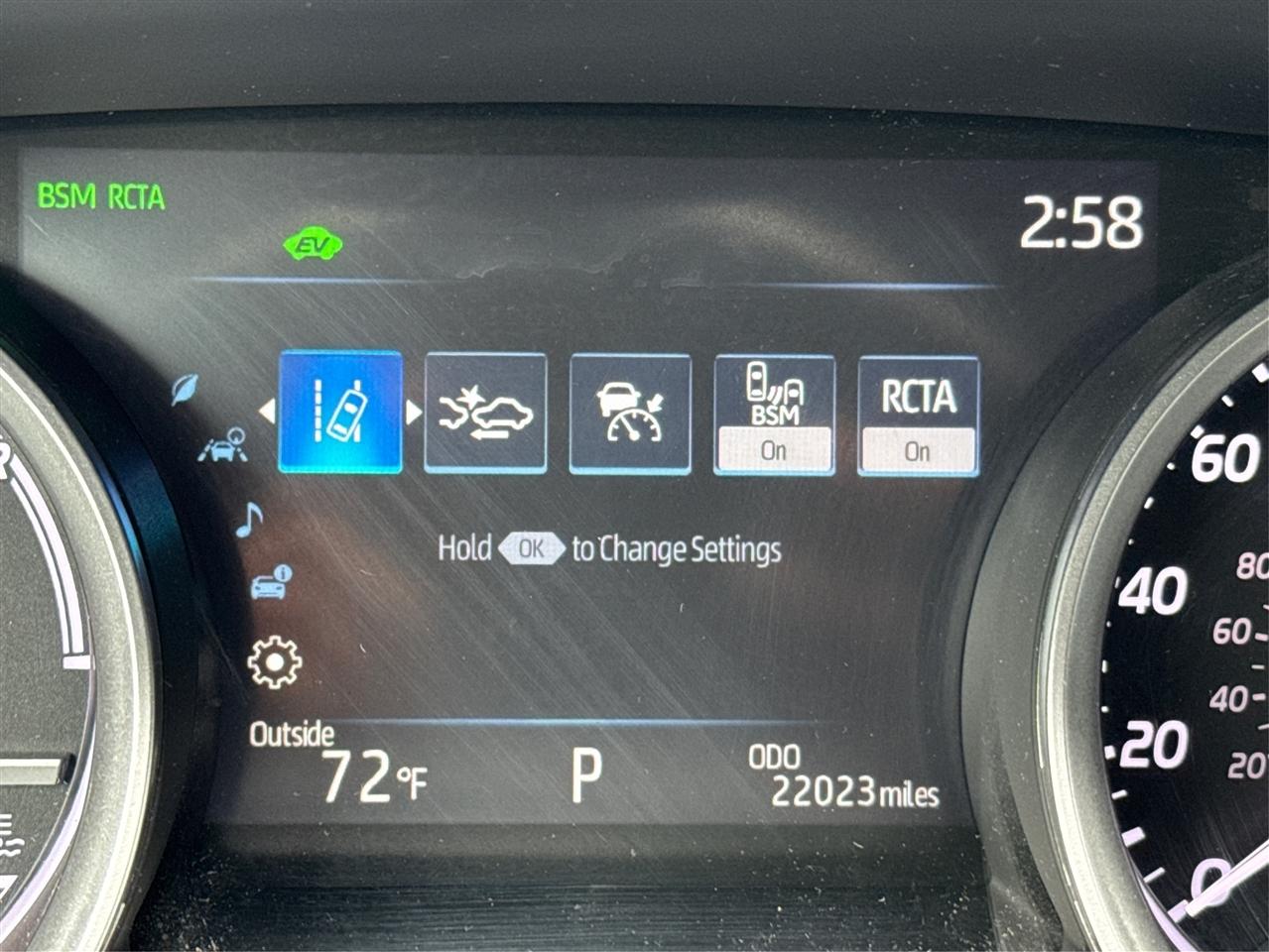 Toyota Camry Hybrid XLE CVT (Natl) 2023