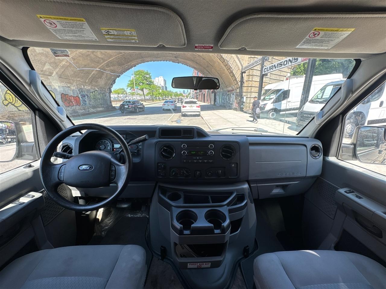 Ford Econoline Wagon E-350 Super Duty Ext XLT 2014