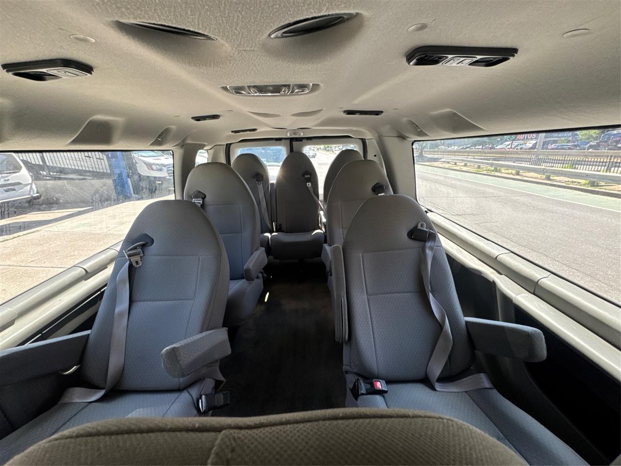 Ford Econoline Wagon E-350 Super Duty Ext XLT 2014