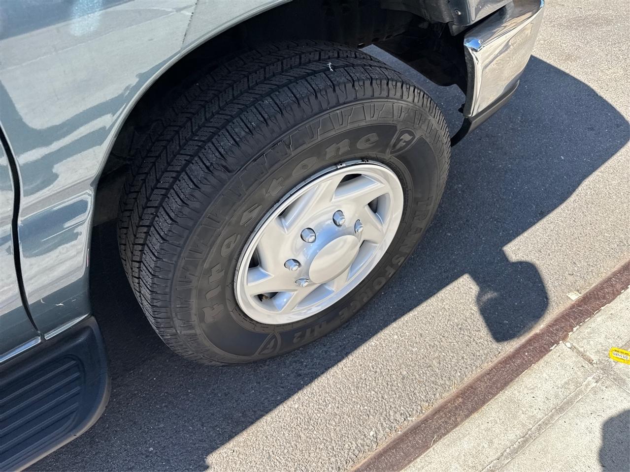 Ford Econoline Wagon E-350 Super Duty Ext XLT 2014