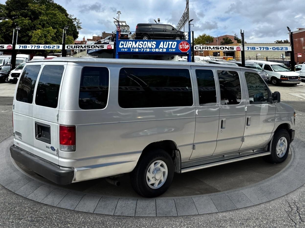 Ford Econoline Wagon E-350 Super Duty Ext XLT 2009