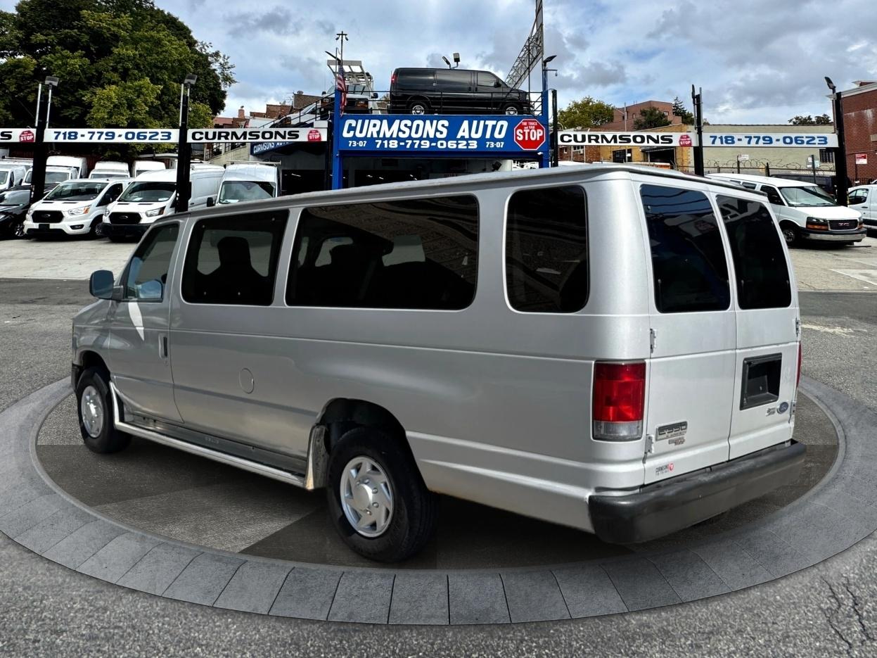 Ford Econoline Wagon E-350 Super Duty Ext XLT 2009