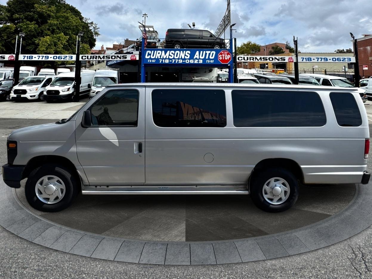 Ford Econoline Wagon E-350 Super Duty Ext XLT 2009