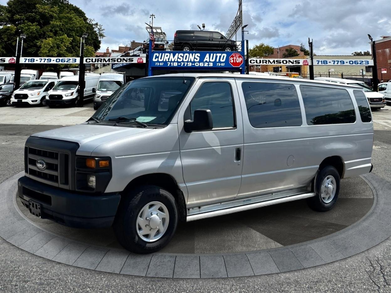 Ford Econoline Wagon E-350 Super Duty Ext XLT 2009