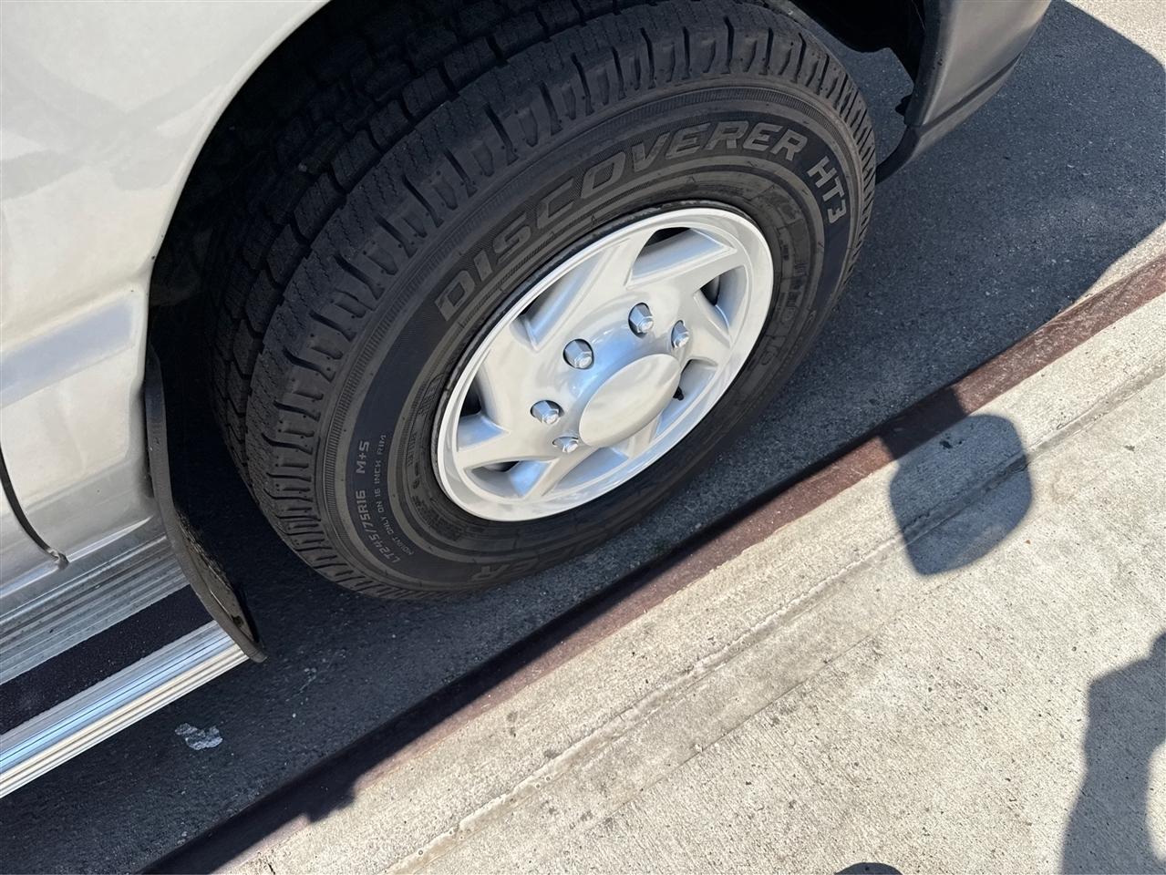 Ford Econoline Wagon E-350 Super Duty Ext XLT 2009