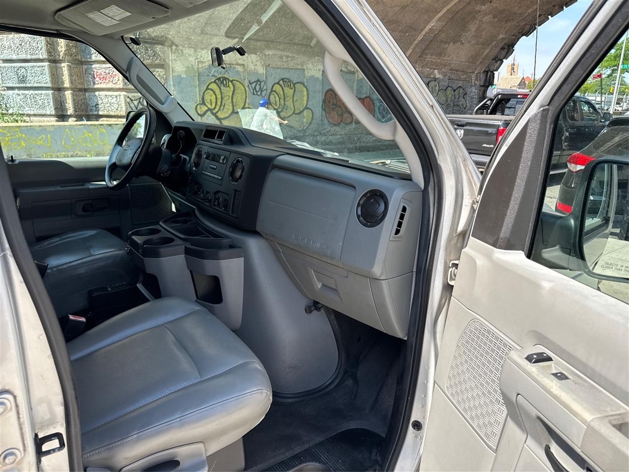 Ford Econoline Wagon E-350 Super Duty Ext XLT 2009