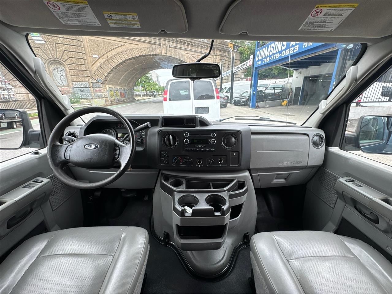 Ford Econoline Wagon E-350 Super Duty Ext XLT 2014