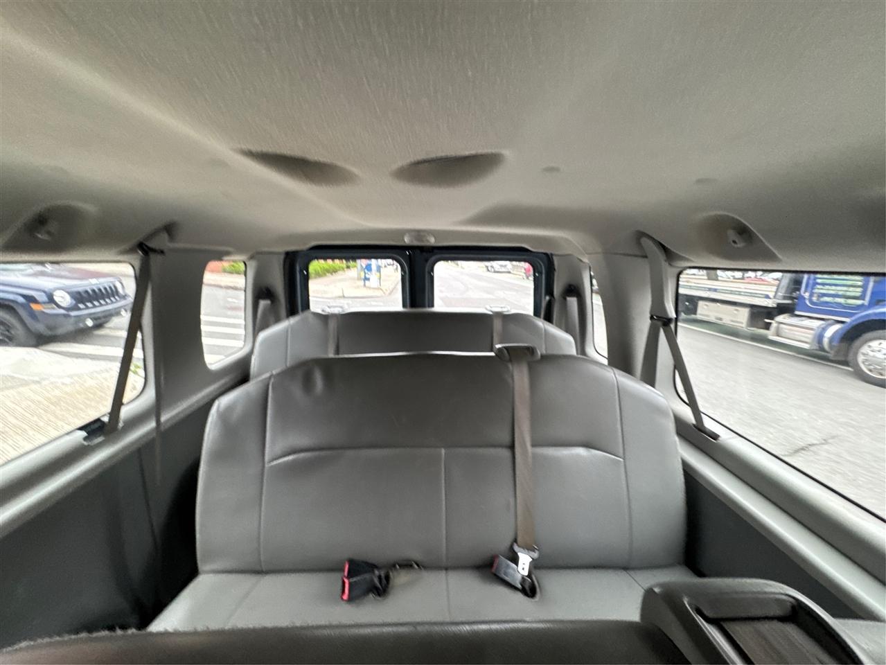 Ford Econoline Wagon E-350 Super Duty Ext XLT 2014